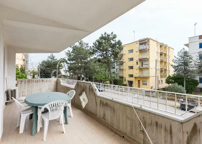 Sirena ليدو ديلي ايستينسي